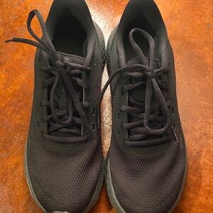 Nike Black Mesh Athletic Shoes